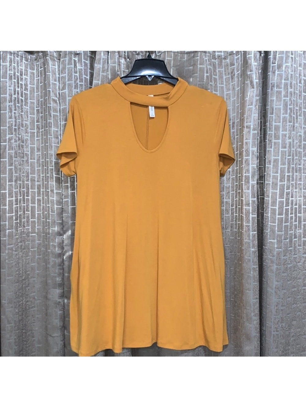 Zenana Outfitters Mustard Short Sleeve Keyhole Mock Neck Top